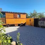 Luxury tent La Roulotte D'elfes Thenac (Charente-Maritime)