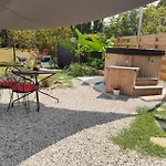 Luxury tent La Roulotte D'elfes