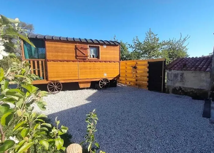 Luxury tent La Roulotte D'elfes Thenac (Charente-Maritime)